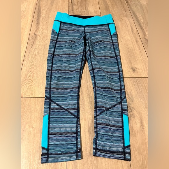 Lululemon Cropped Align Leggings - Picture 3 of 4